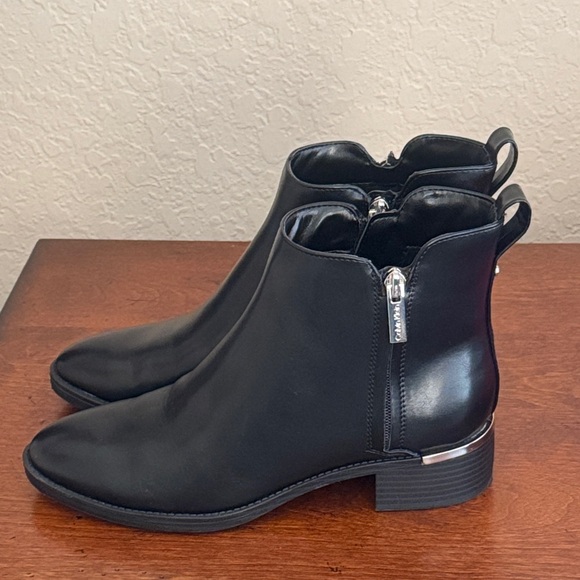Calvin Klein Shoes - Calvin Klein Women's Black Leather Ankle Boots Size 7.5 M EUC